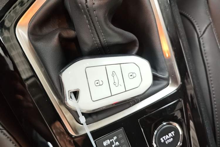Used Peugeot 408 2022 1.6T Light-Chasing Edition Vehicle Key
