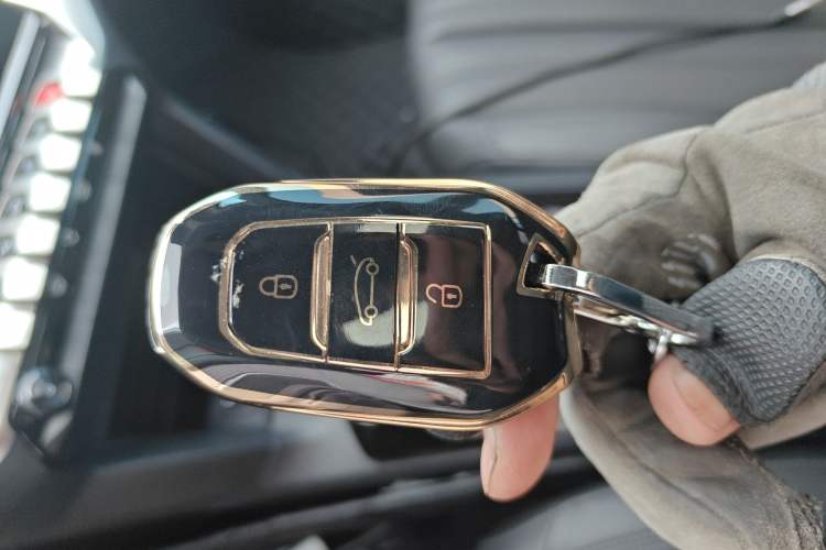 Used Peugeot 408 2022 1.6T Light-Chasing Edition Vehicle Key