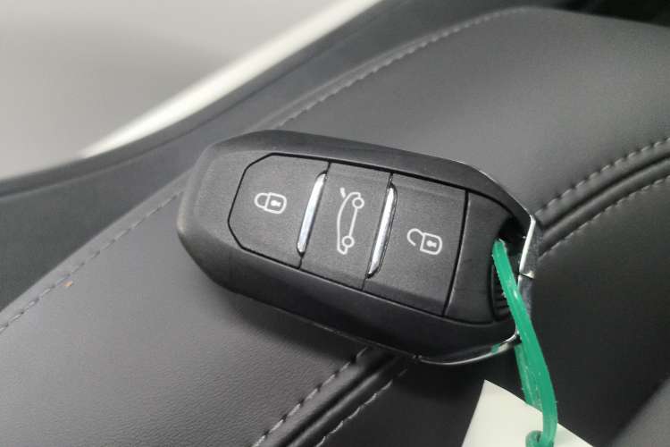 Used Peugeot 408 2022 1.6T Light-Chasing Edition Vehicle Key