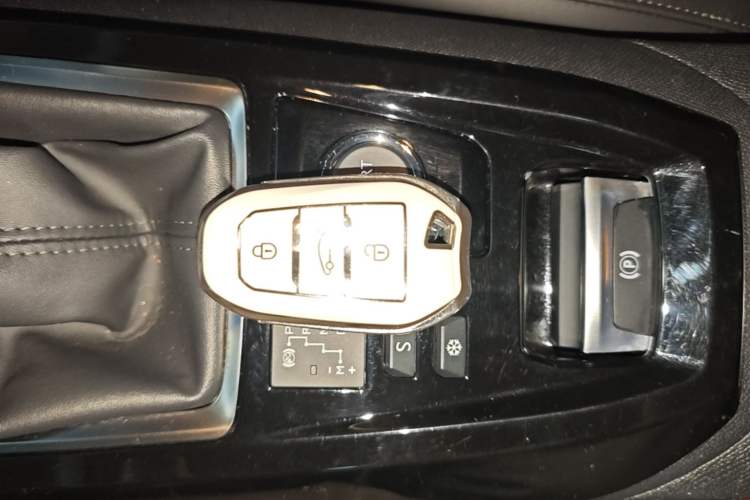 Used Peugeot 408 2022 1.6T Light-Chasing Edition Vehicle Key