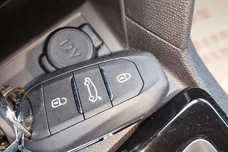 Used Peugeot 408 2022 1.6T Light-Chasing Edition Vehicle Key