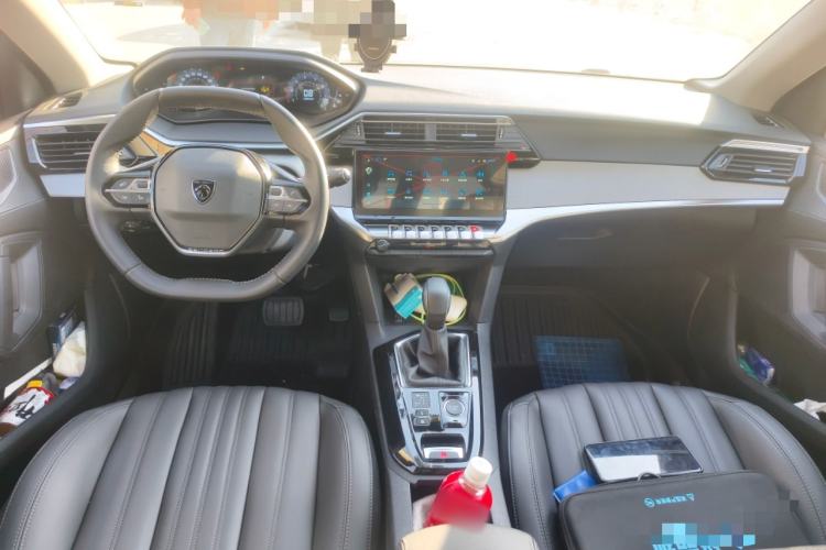 Used Peugeot 408 2024 360THP "Da Da" Edition – Romani Version Center Console