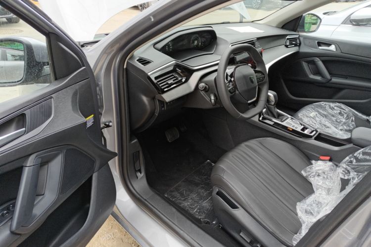 Used Peugeot 408 2024 360THP "Da Da" Model – Latou Edition Driver Seat