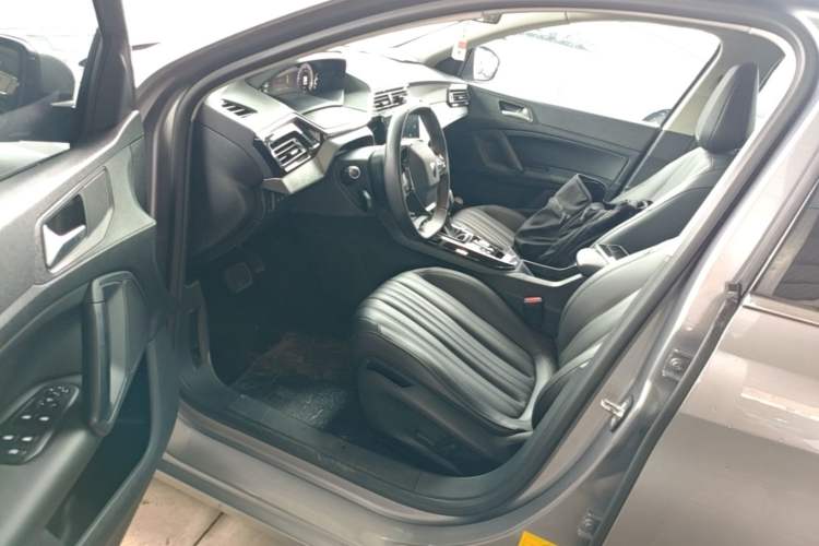Used Peugeot 408 2024 360THP "Da Da" Model – Latou Edition Driver Seat