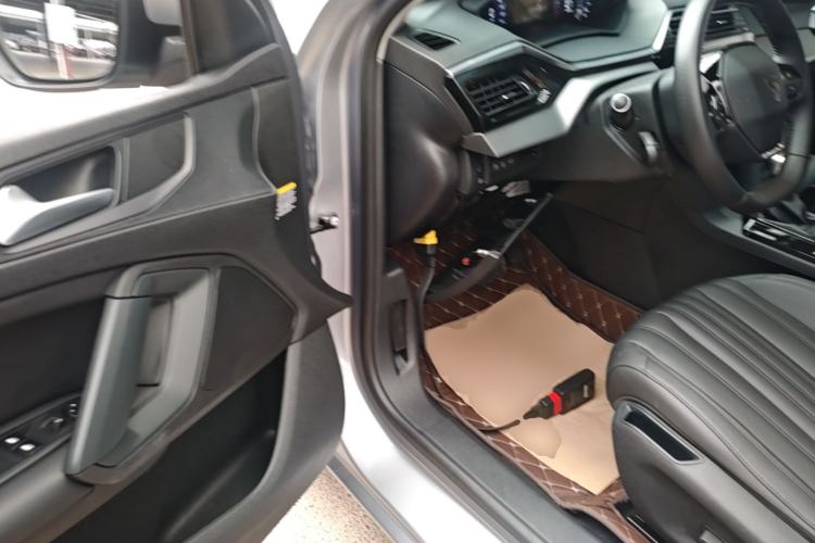 Used Peugeot 408 2024 360THP "Da Da" Model – Latou Edition Driver Seat