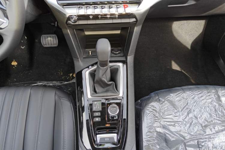 Used Peugeot 408 2024 360THP "Da Da" Model – Latou Edition Gear Lever