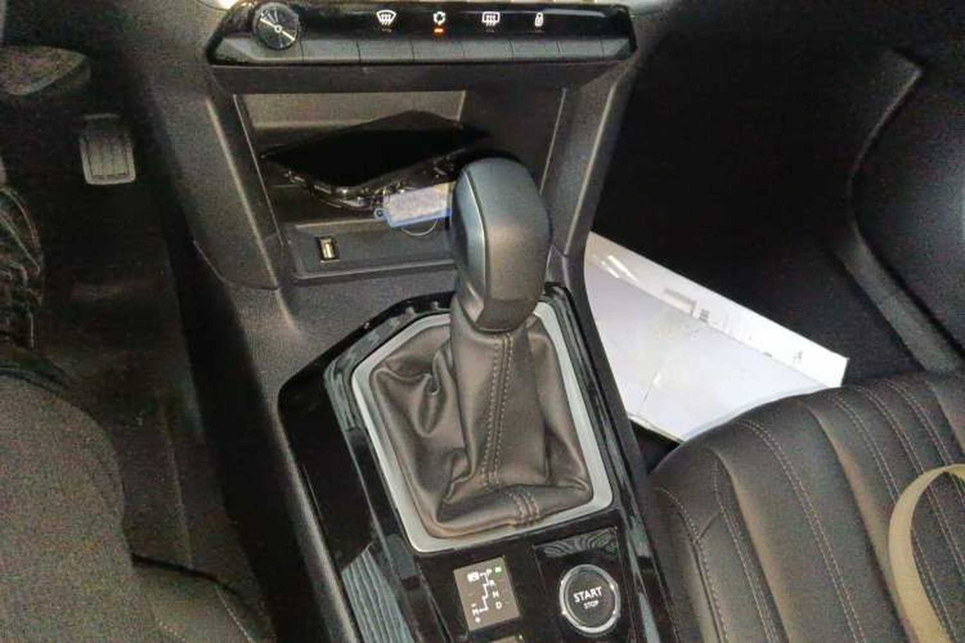 Used Peugeot 408 2024 360THP "Da Da" Edition – Romani Version Gear Lever