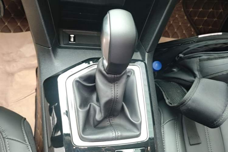 Used Peugeot 408 2024 360THP "Da Da" Model – Latou Edition Gear Lever