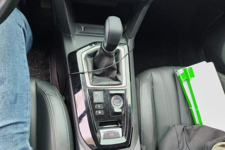 Used Peugeot 408 2024 360THP "Da Da" Edition – Romani Version Gear Lever