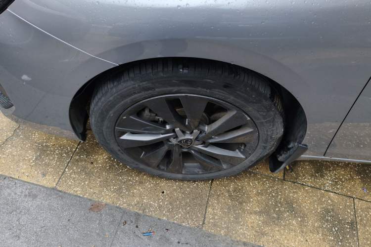 Used Peugeot 408 2024 360THP "Da Da" Edition – Romani Version Left Front Wheel Hub