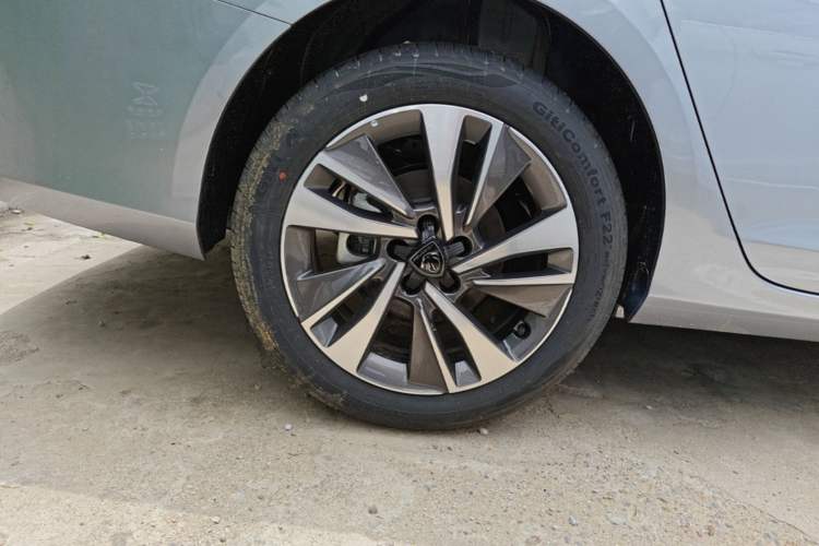Used Peugeot 408 2024 360THP "Da Da" Model – Latou Edition Right Rear Wheel Hub