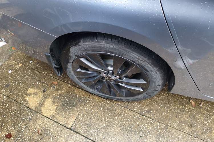 Used Peugeot 408 2024 360THP "Da Da" Edition – Romani Version Right Rear Wheel Hub