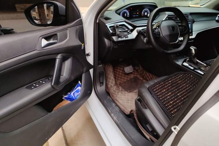Used Peugeot 408 2024 360THP "Da Da" Model – Latou Edition Driver Seat