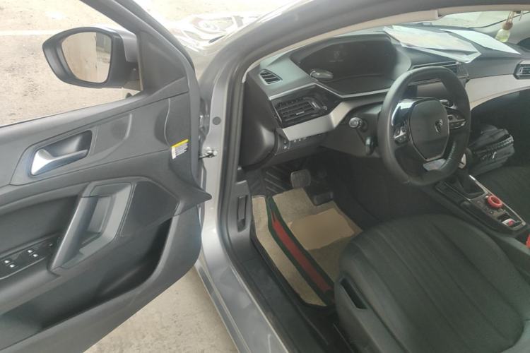 Used Peugeot 408 2024 360THP "Da Da" Model – Latou Edition Driver Seat
