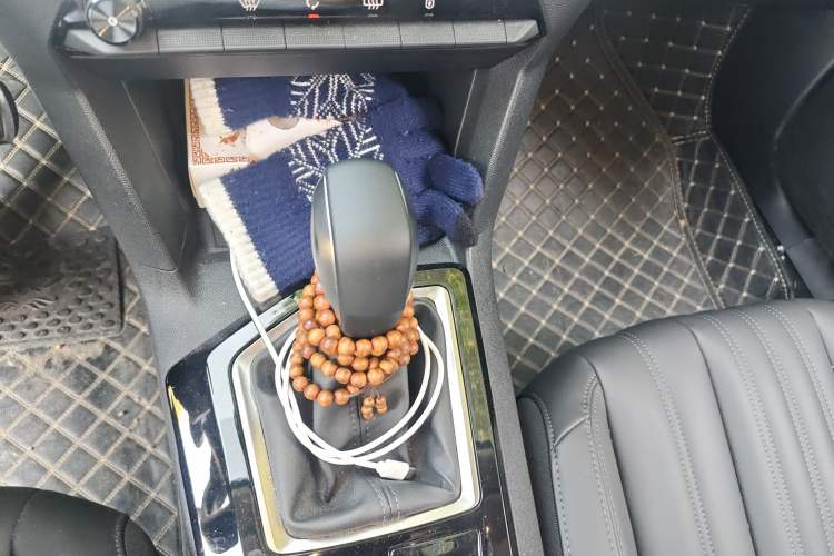 Used Peugeot 408 2024 360THP "Da Da" Edition – Romani Version Gear Lever