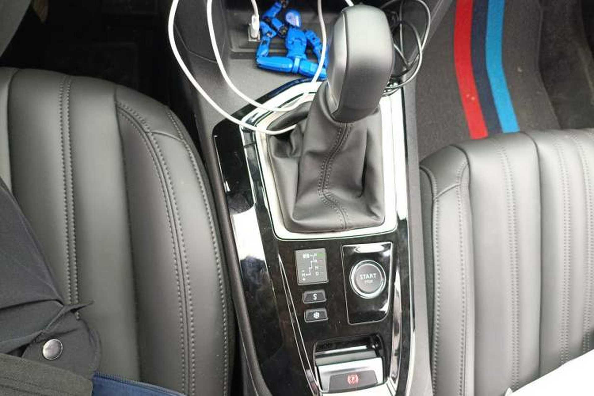 Used Peugeot 408 2024 360THP "Da Da" Edition – Romani Version Gear Lever