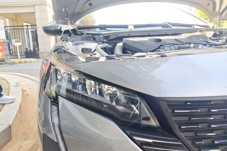 Used Peugeot 408 2024 360THP "Da Da" Edition – Romani Version Right Front Headlight