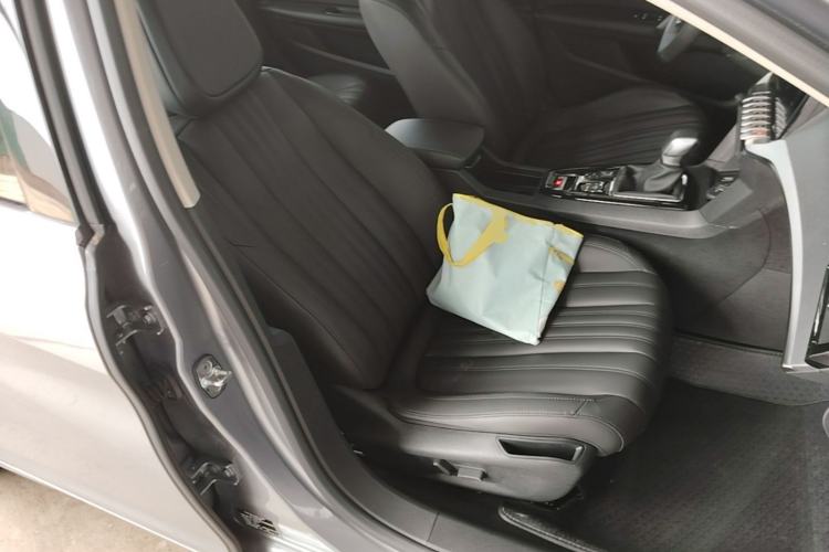 Used Peugeot 408 2024 360THP "Da Da" Model – Latou Edition Right Front Seat