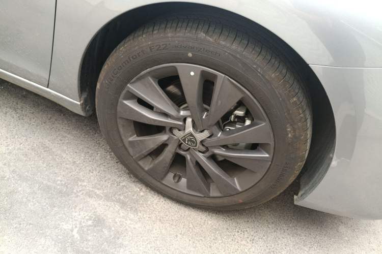 Used Peugeot 408 2024 360THP "Da Da" Edition – Romani Version Right Front Wheel Hub