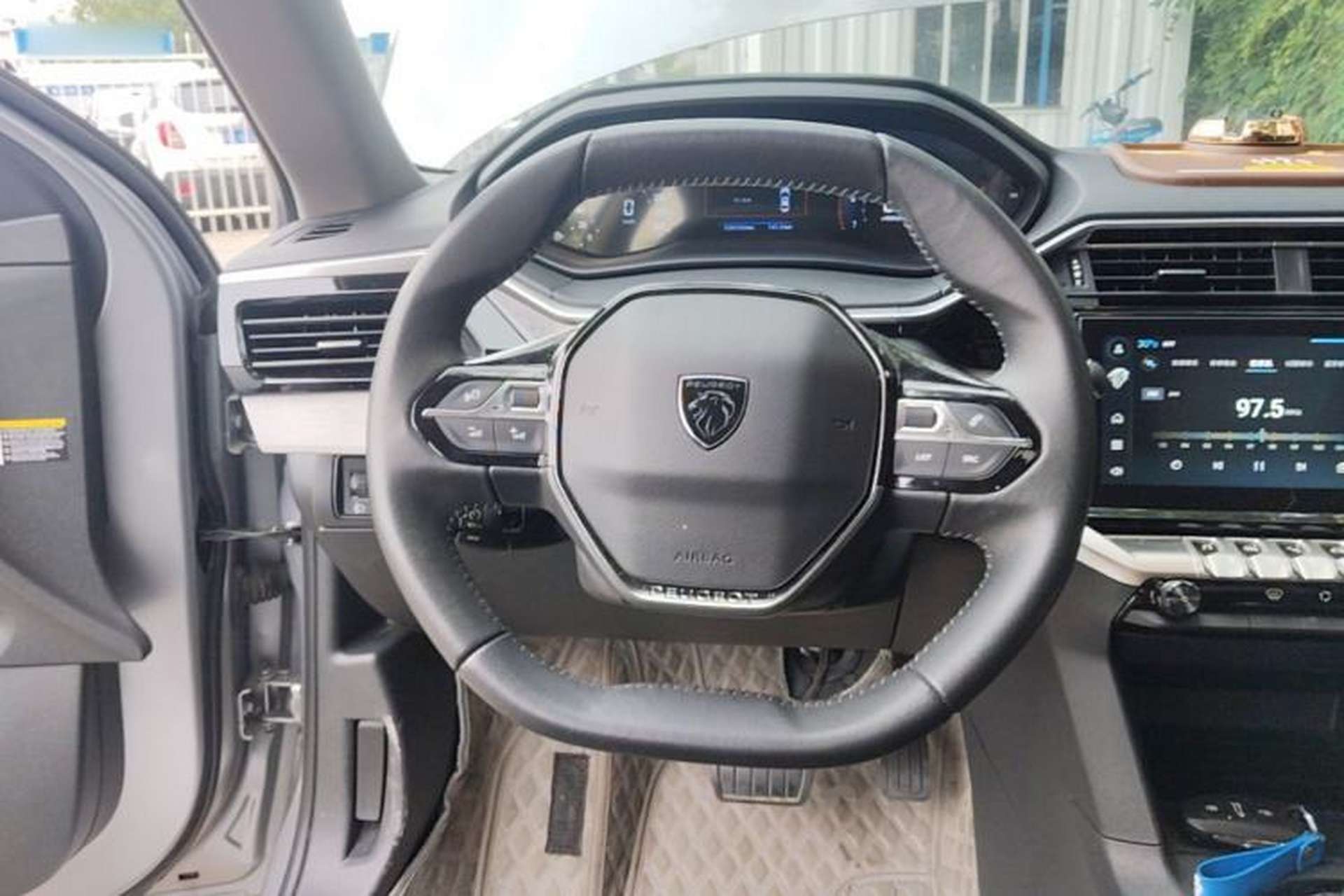 Used Peugeot 408 2024 360THP "Da Da" Model – Latou Edition Steering Wheel