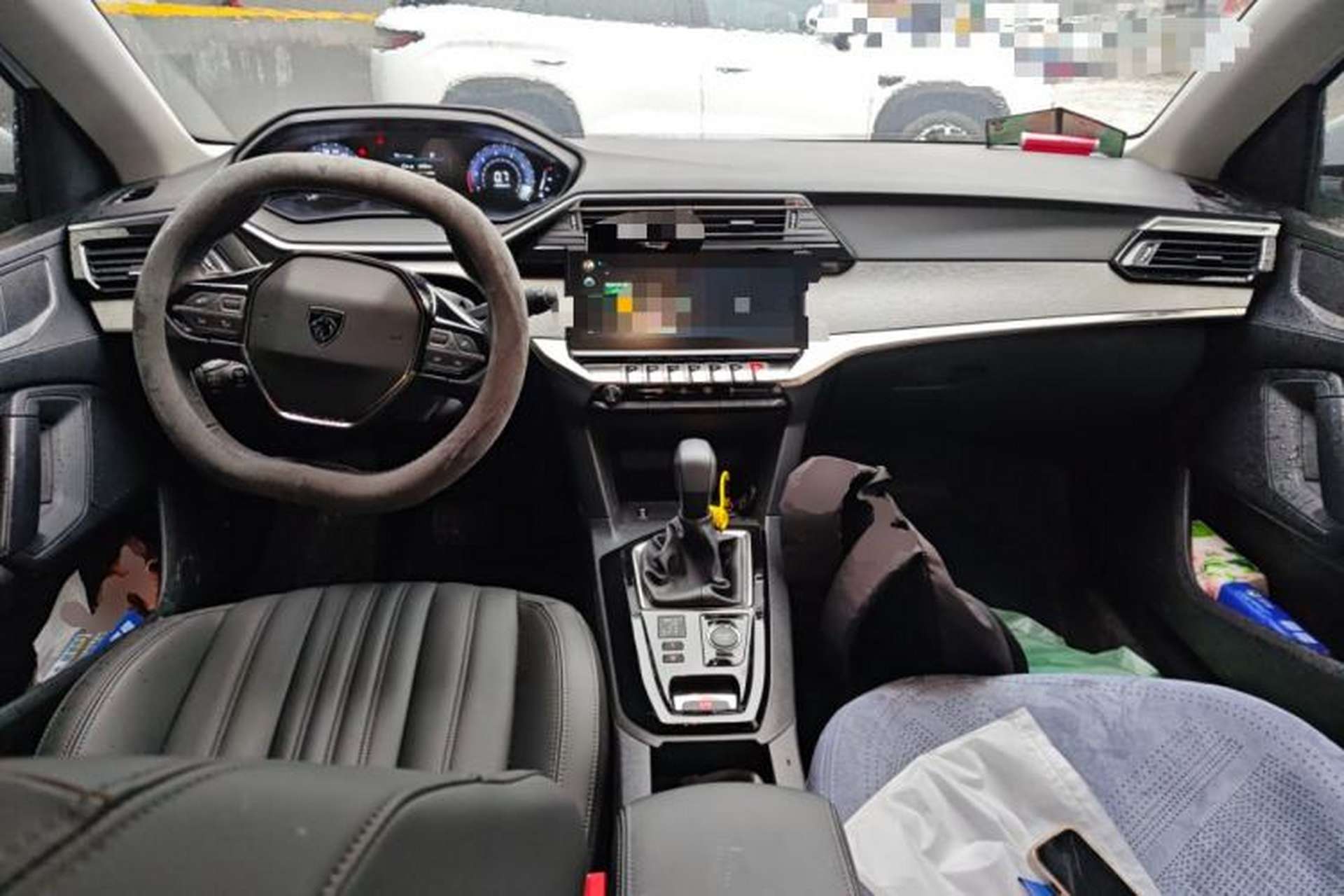 Used Peugeot 408 2024 360THP "Da Da" Model – Latou Edition Center Console