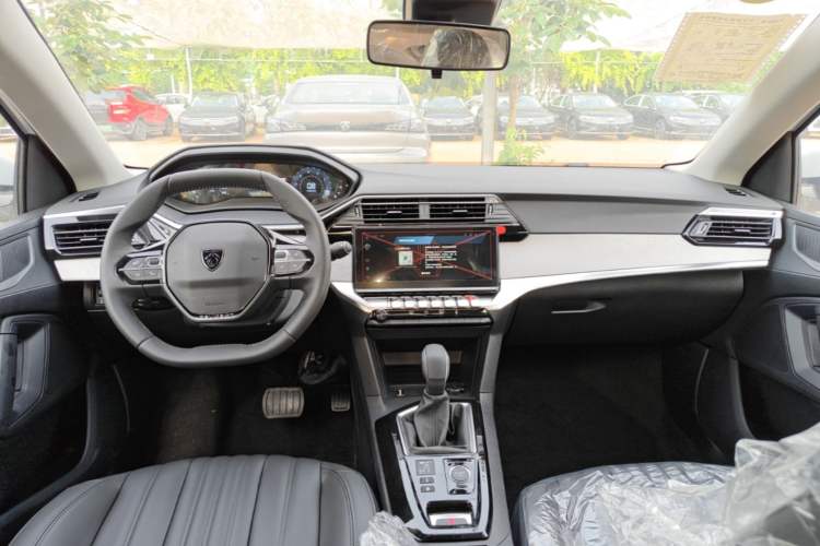 Used Peugeot 408 2024 360THP "Da Da" Model – Latou Edition Center Console
