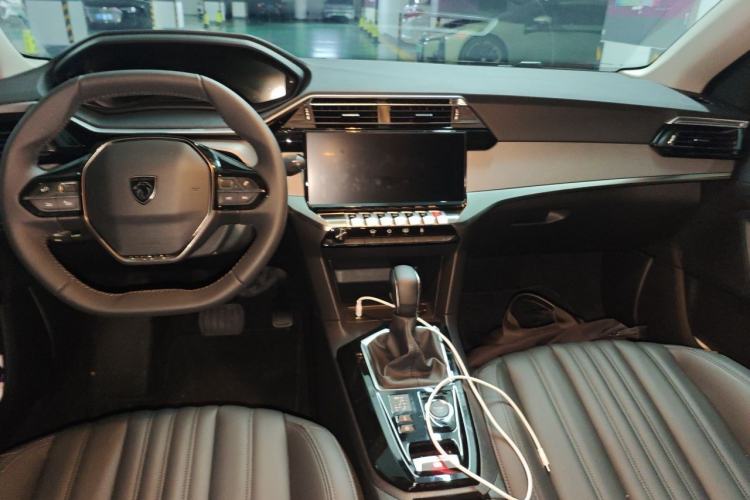 Used Peugeot 408 2024 360THP "Da Da" Model – Latou Edition Center Console