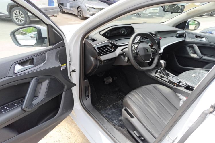 Used Peugeot 408 2024 360THP "Da Da" Model – Latou Edition Driver Seat