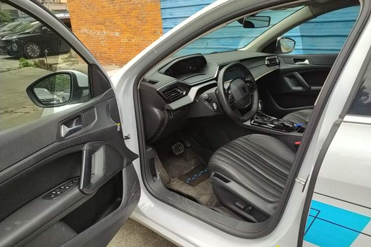 Used Peugeot 408 2024 360THP "Da Da" Model – Latou Edition Driver Seat