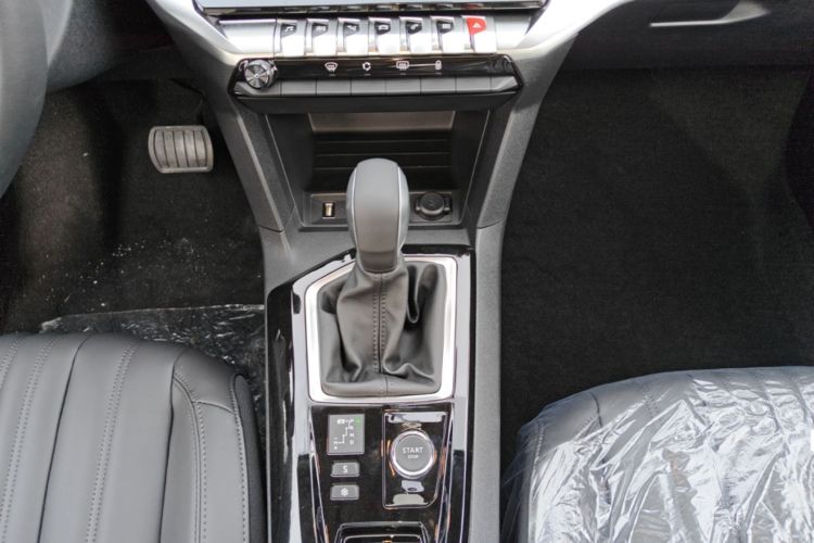 Used Peugeot 408 2024 360THP "Da Da" Model – Latou Edition Gear Lever