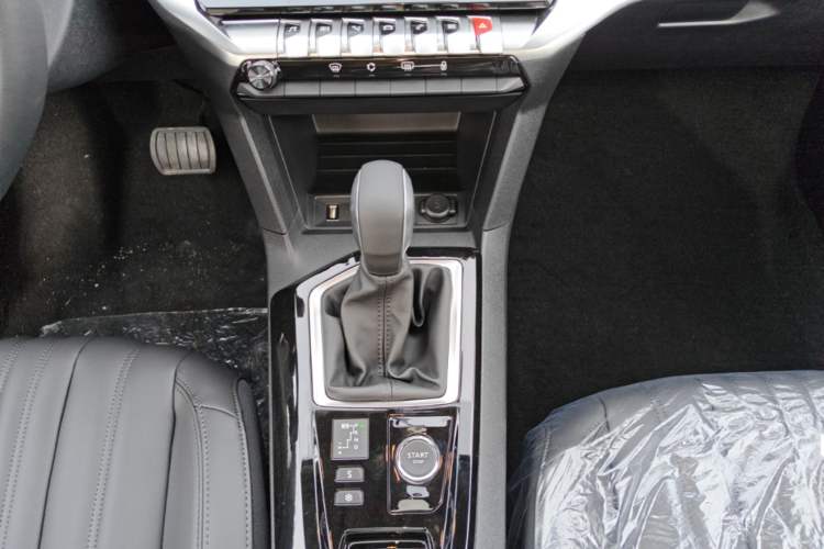 Used Peugeot 408 2024 360THP "Da Da" Model – Latou Edition Gear Lever