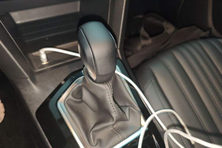 Used Peugeot 408 2024 360THP "Da Da" Model – Latou Edition Gear Lever