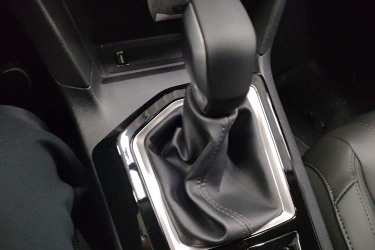 Used Peugeot 408 2024 360THP "Da Da" Model – Latou Edition Gear Lever