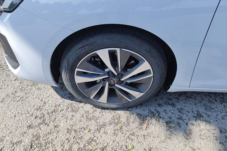 Used Peugeot 408 2024 360THP "Da Da" Model – Latou Edition Left Front Wheel Hub