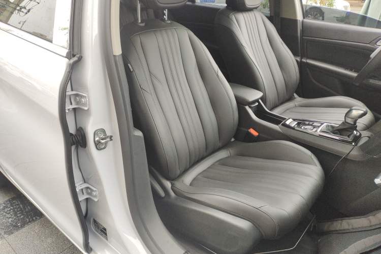 Used Peugeot 408 2024 360THP "Da Da" Edition – Romani Version Right Front Seat