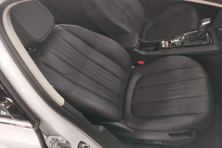 Used Peugeot 408 2024 360THP "Da Da" Model – Latou Edition Right Front Seat