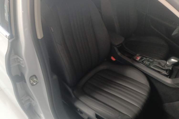 Used Peugeot 408 2024 360THP "Da Da" Model – Latou Edition Right Front Seat