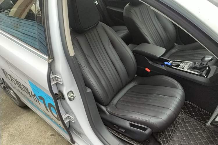 Used Peugeot 408 2024 360THP "Da Da" Model – Latou Edition Right Front Seat