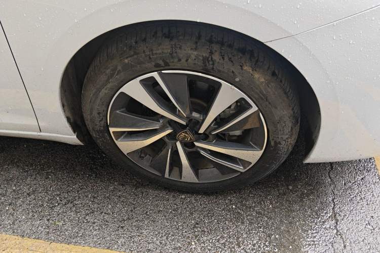 Used Peugeot 408 2024 360THP "Da Da" Model – Latou Edition Right Front Wheel Hub