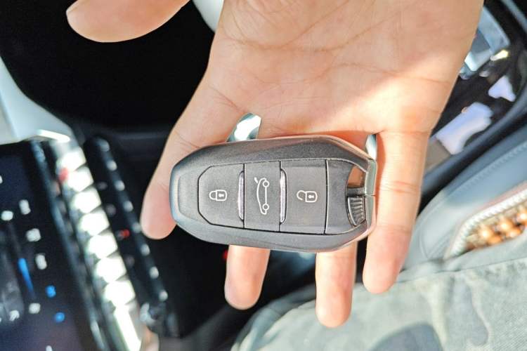 Used Peugeot 408 2024 360THP "Da Da" Model – Latou Edition Vehicle Key