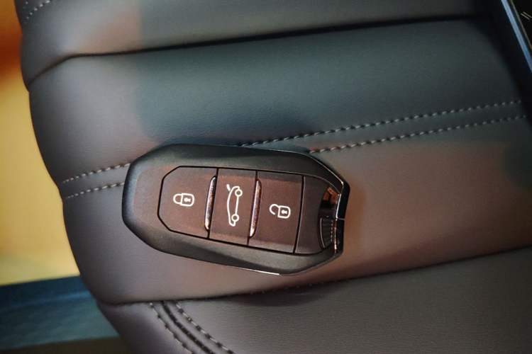 Used Peugeot 408 2024 360THP "Da Da" Model – Latou Edition Vehicle Key
