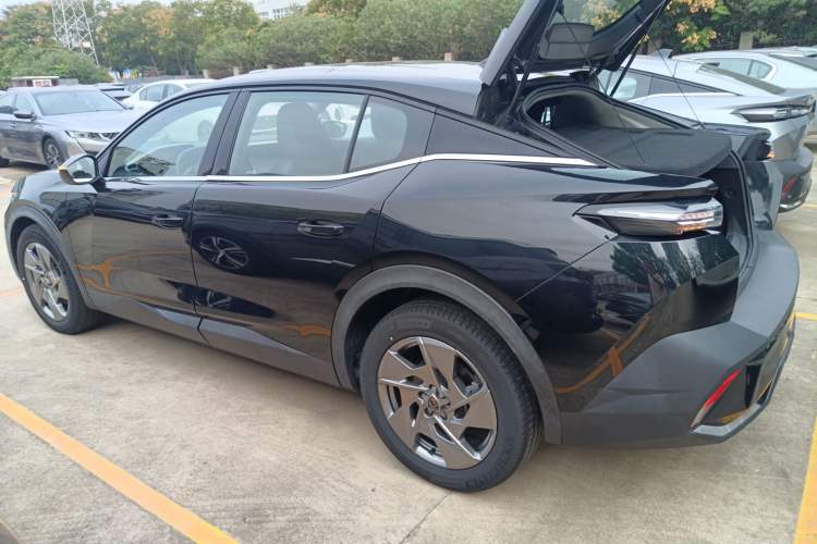 Used Peugeot 408X 2023 Active Version Exterior 3
