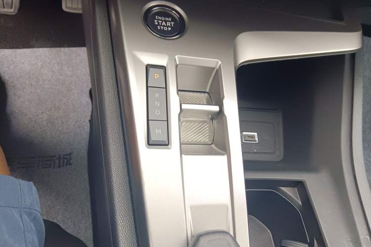Used Peugeot 408X 2023 Active Version Gear Lever