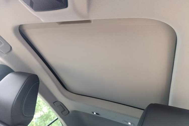 Used Peugeot 408X 2023 Active Version Headliner