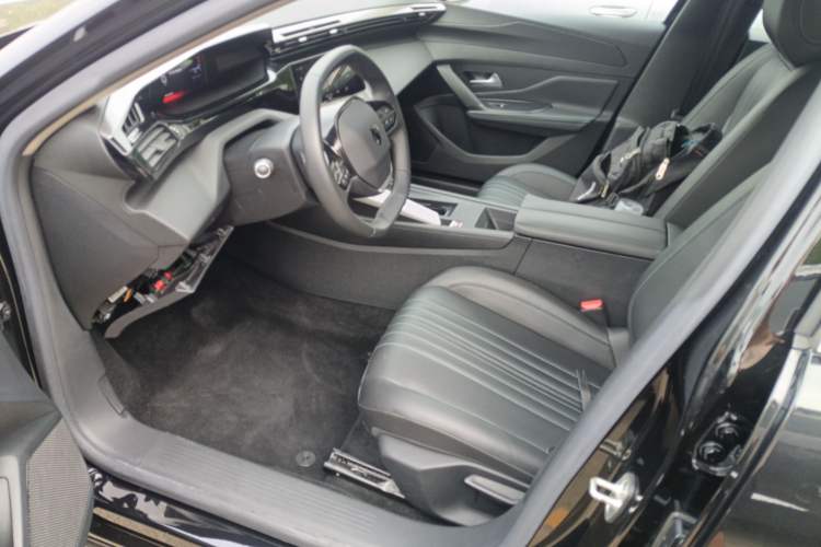Used Peugeot 408X 2023 Active Version Left Front Seat