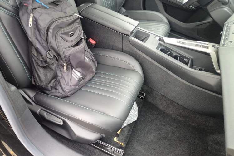 Used Peugeot 408X 2023 Active Version Right Front Seat