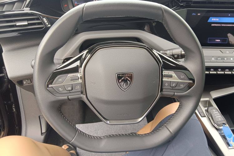 Used Peugeot 408X 2023 Active Version Steering Wheel