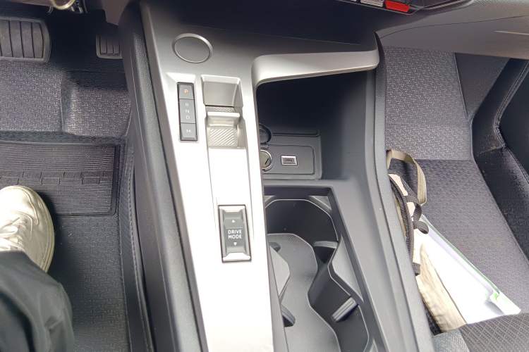 Used Peugeot 408X 2023 Active Version Gear Lever