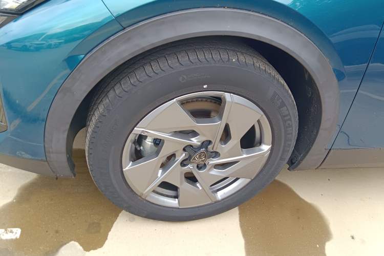 Used Peugeot 408X 2023 Active Version Left Front Wheel Hub