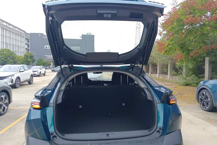 Used Peugeot 408X 2023 Active Version Trunk